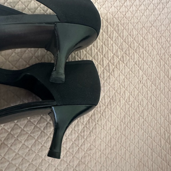 Stuart Weitzman Balck Heels Size 7.5 - Picture 5 of 9